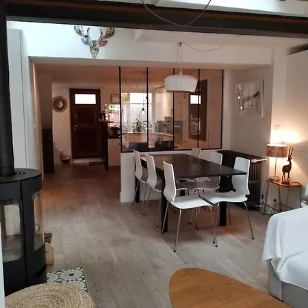 Maison Hypercentre Calme, Terrasse, Garage, Poele فندق